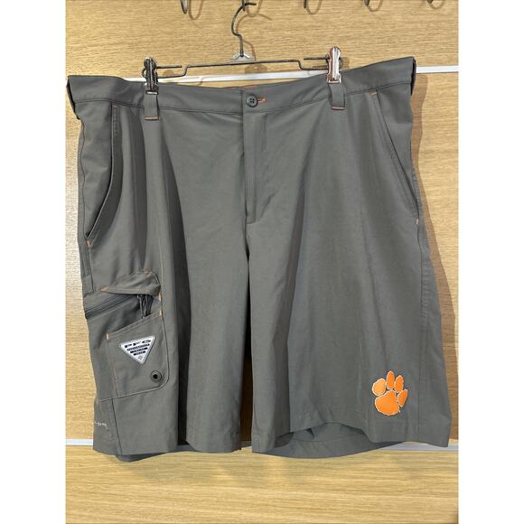 Columbia PFG Performance Cargo Shorts Men's Size 40 - Clemson Tiger paw logo - Picture 1 of 7